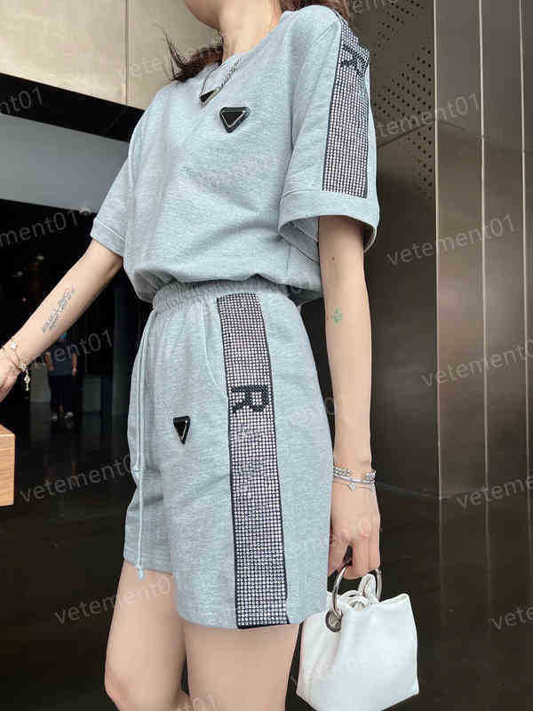 

Womens Two piece Pants Heat Pressed Lettering Short Sleeve T-Shirt And Shorts 2 Piece Sets Luxury Women Designer Clothing 0912