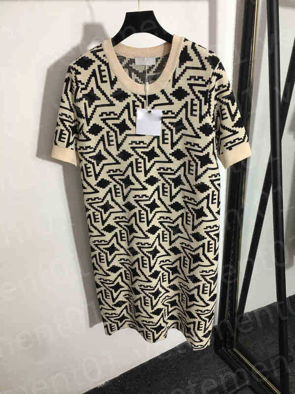 

Brand Dress Premium Fabrics Fashion Embroidery Vintage Knitted Dress Slim Fit Luxury Bodycon Dress Retro Style Skirt Sexy Designer Women Clothing