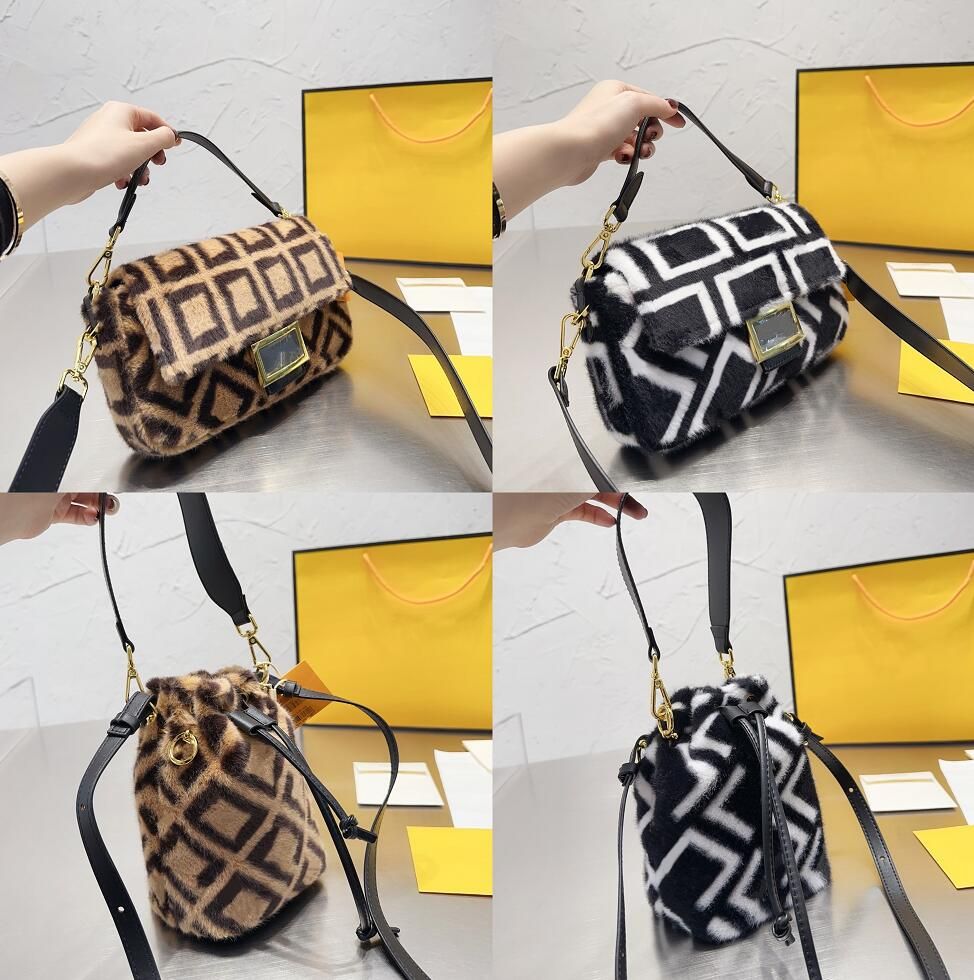 

Printing Plush Baguette Shoulder Bags Designers Classic Winter Bucket Bag Women Fashion Flip Envelope Bag Furry Fluffy Buckle Latch Handbag Cross Body Wallet, Black 01