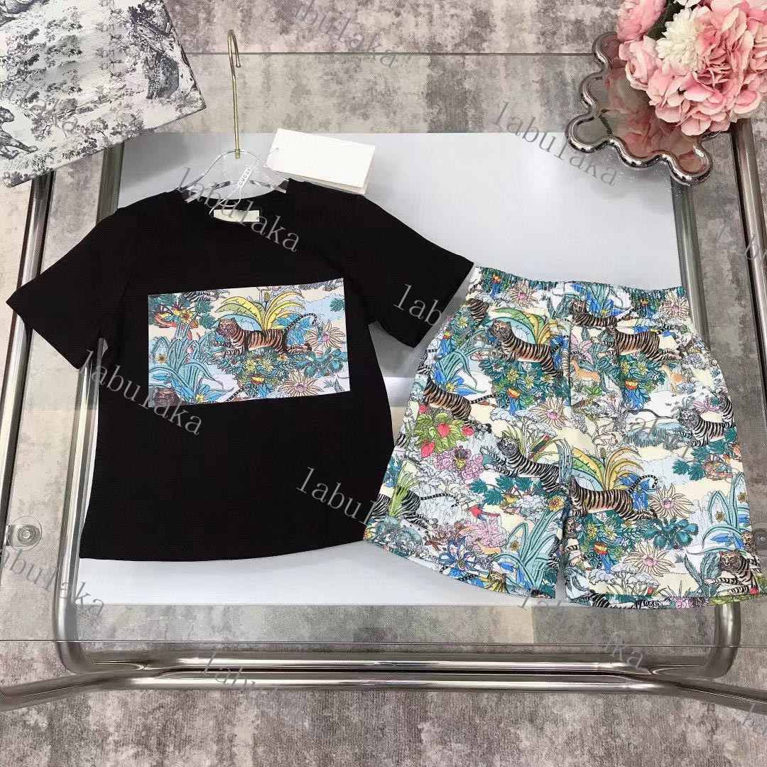 

2023 Luxury designer Clothing Sets kids T-shirt black white monogrammed shortst fashion British fashion brand summer childrens treasures and girls cotton two piece, 1#