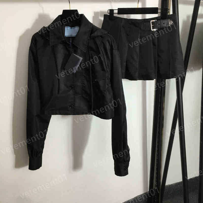 

Women Two Piece Dress Single Breasted Long Sleeve Hooded Shirt And Letter Triangle Logo Pleated Skirt 2 Piece Sets PR Luxury Top Quality Womens Designer Clothing