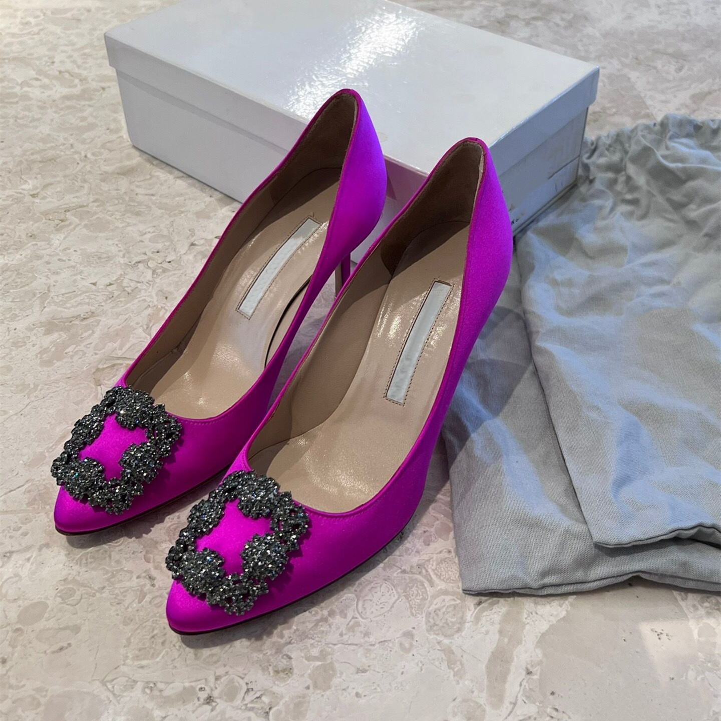 

Designer High Heel Wedding Shoes Silk Rhinestone Buckle 8cm 10cm 12cm Thin Heels Pointed Dress Shoes with Box 35-42, Nude