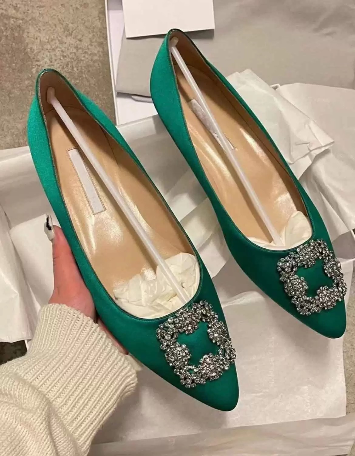 

Fashion Hangisiflat Square Sandals Shoes Women Satin Jewel Buckle Flat Lady Pointed Toe Ballerinas Shoes Party Wedding Sexy Walking EU35-43