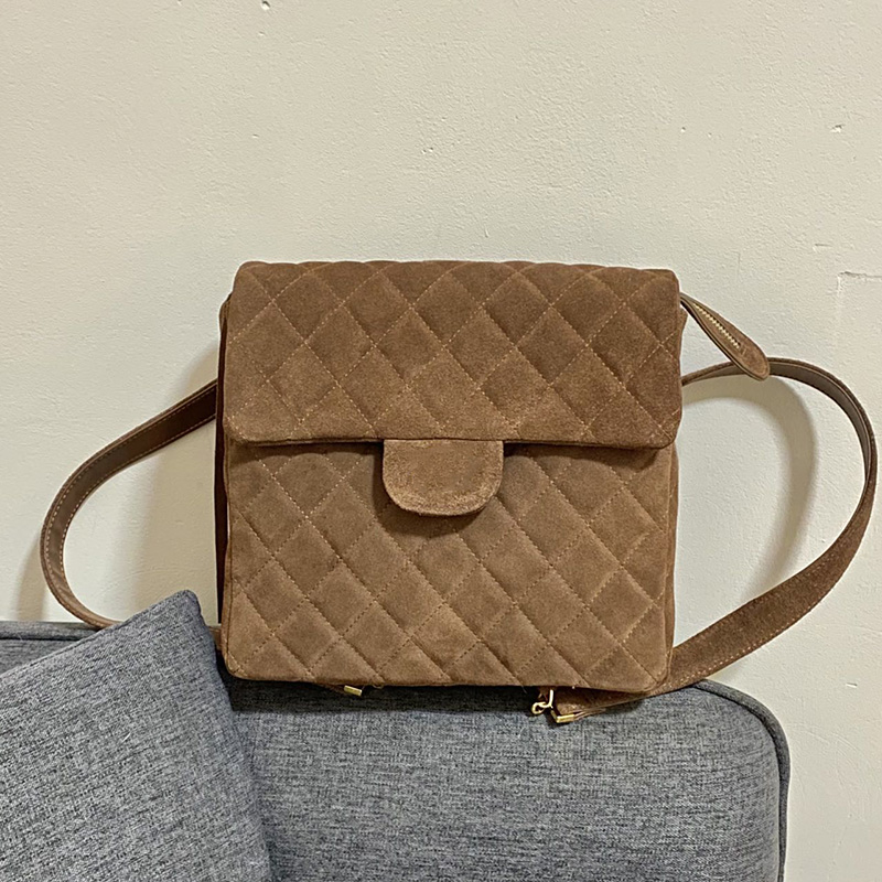 

Womens Designer Brown Suede Backpack Bags Large Capacity Gold Metal Turn Lock Travel Pocket Girls Ladies Multi Pochette Outdoor Sacoche Designer Handbags 25X24CM, Box