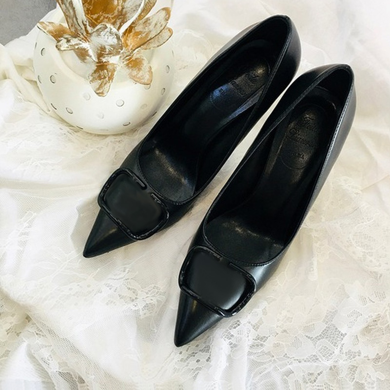 

2022 V Brand Ladies Dress Shoes New Metal Buckle Pointed Toe Stiletto Female Black 6cm 8cm 10cm Sexy Ladies Wedding Party, With box + red dust bag