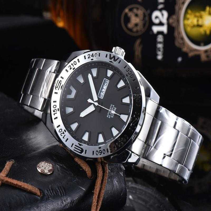 

Quartz Men's Round Steel Band Watches Sports Watches Fashion Watches 221126, Black