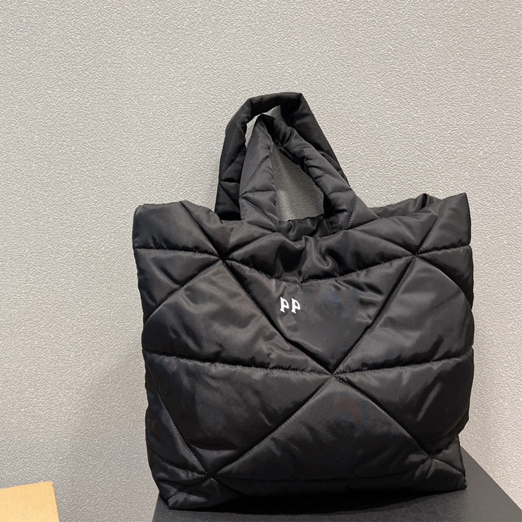 

Women Designer bags Luxury Cotton-padded Bags Winter Fur tote bag Soft Warm handbag wallet Classic Black White Crossbody Clutch Pretty Multifunction High capacity, Package