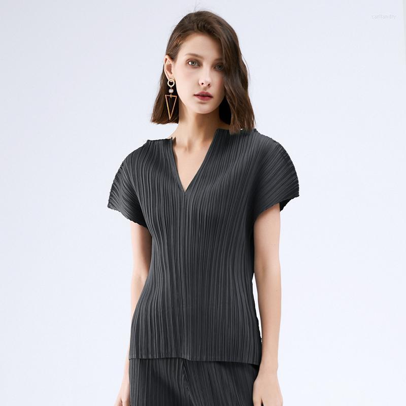 

Women's T Shirts Women's T-Shirt Miyake Pleated Classic Folds Tops Women 2022 Wild Female Basic Slimming V-neck Sleeveless Bottoming, Gray