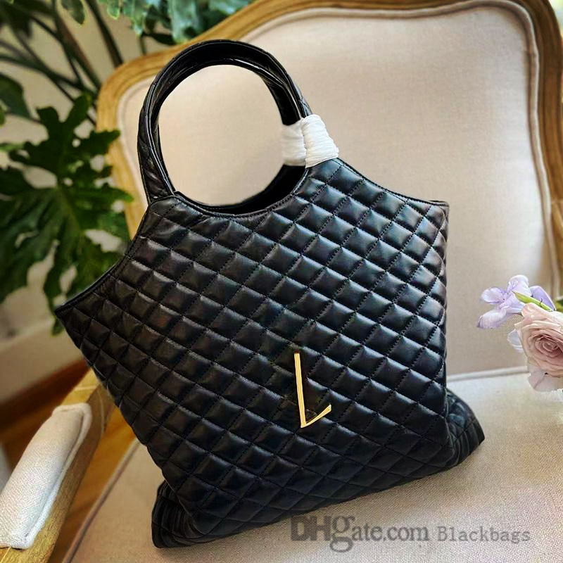 

Icare Shopping Bags In Quilted Large Capacity Tote Shoulder Tote Bag Diamond Surface New With Chain Coin Walle