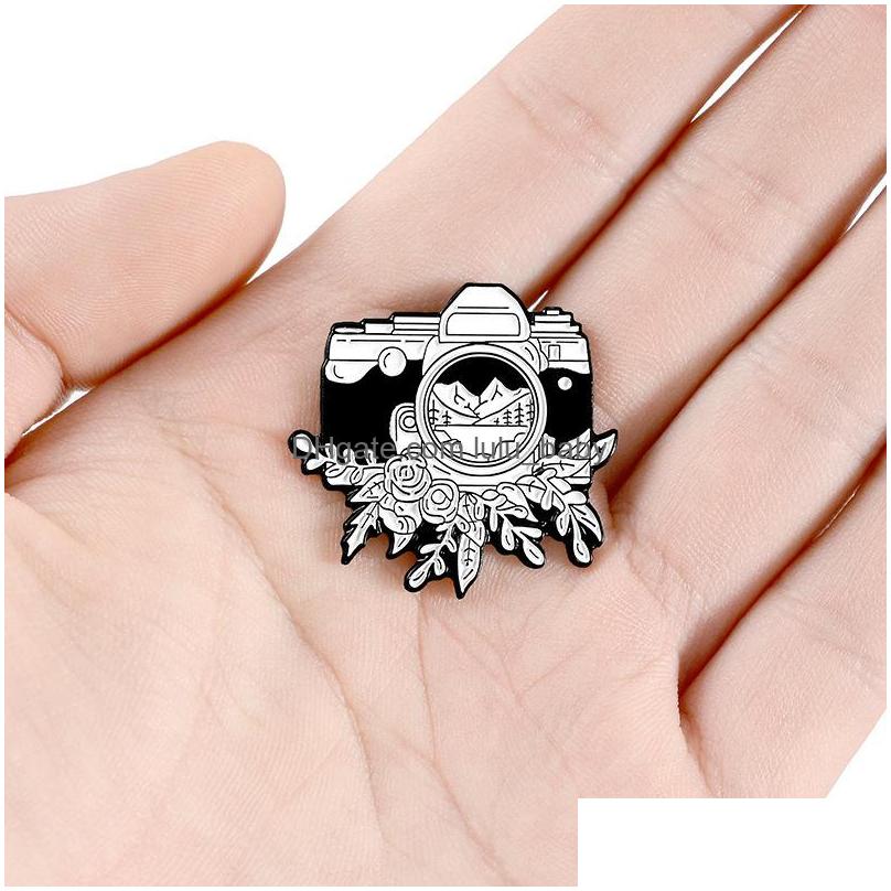 

Pins Brooches Fashion Retro Outdoor Adventure Travel Camera Brooch Mountain Forest Flower Jewelry Pin Paint Enamel Badge For Women Dhsq2