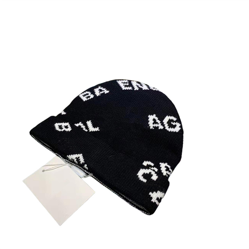

2023 Letter Embroidery Knitted Hat Designer Warm Skull Hat Couple Fashion A1