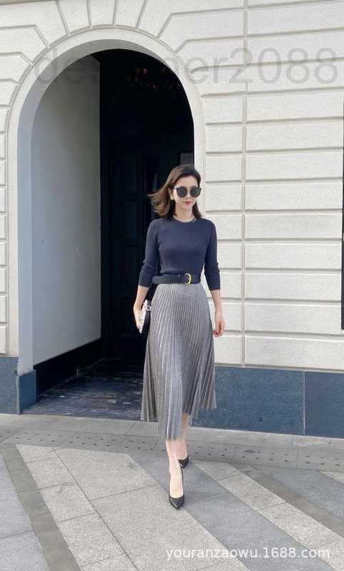 

Two Piece Dress designer Chunwei Lada Autumn Winter New Wool Knitted Top Cardiac Pleated Hemline Gentle Versatile, As shown in figure