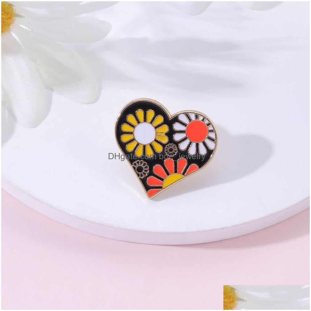 

Pins Brooches Korea Ins Cartoon Fashion Heart Brooch For Women Small Daisy Sun Flower Badge Shirt Backpack Funny Gold Plated Pins J Dhx0Q
