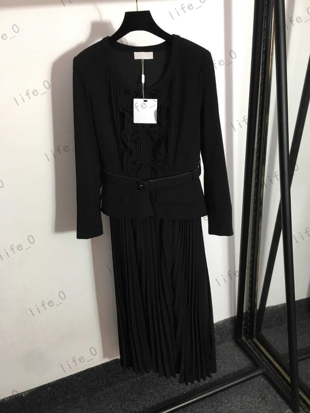 

Fashion Womens Dress Layered Ruffle Front Button Placket Nipped Waist Dresses Pleated Soft Lined Long Sleeves Designer Dresses