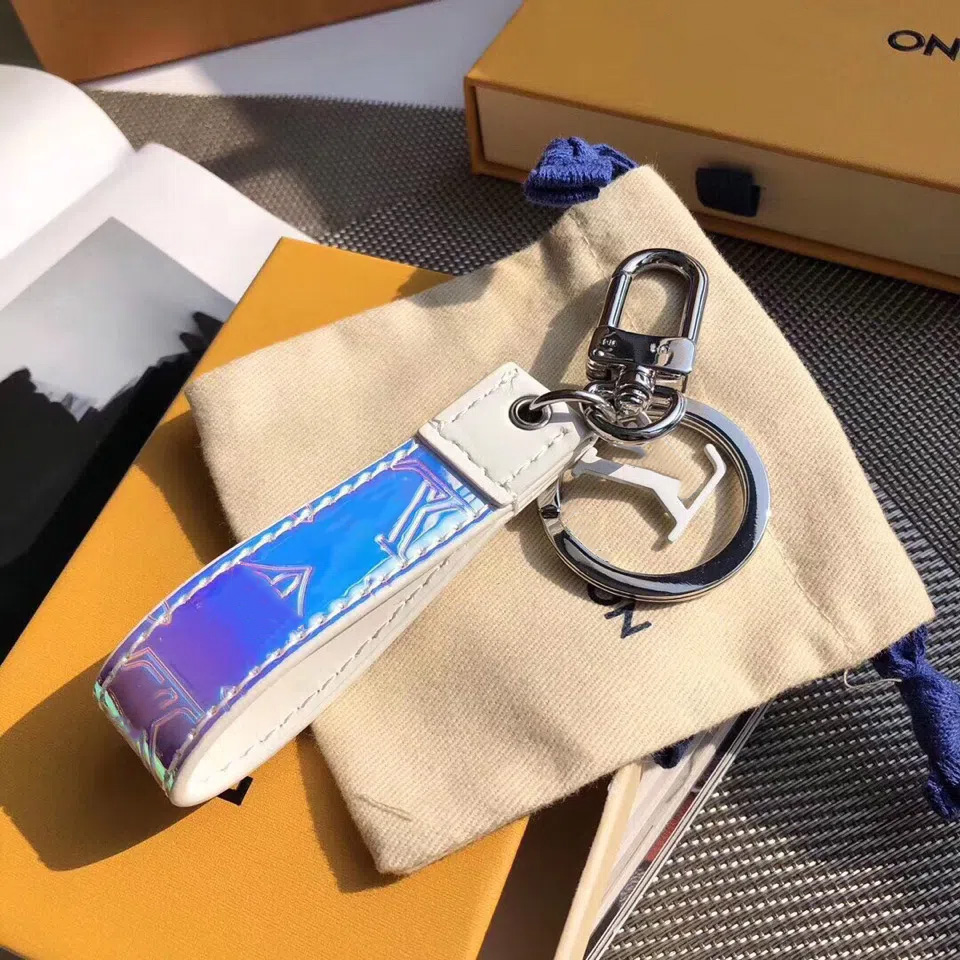 

Designers keychain old flower high-end pendant couple letter keychains bag exquisite pendant luxurys key chain fashion