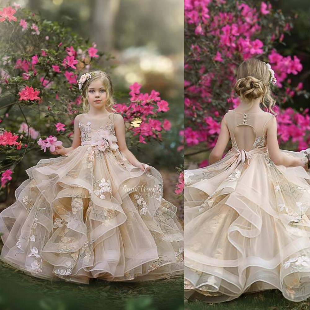 

2023 Cute Flower Girl Dresses For Weddings Jewel Neck Champagne Puffy Ruffles Tiered 3D Floral Little Kids Baby Gowns First Communion Dress With Sashes Open Back, Blue