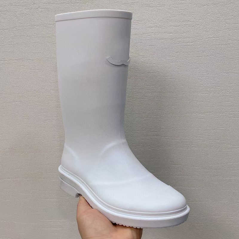 

Rubber Women 23FW Rain Boots Designer PVC Knee Boot Platform Boots Knee-high Waterproof Welly Rubber Soles Outdoor Winter Boots 5 ColorNO431