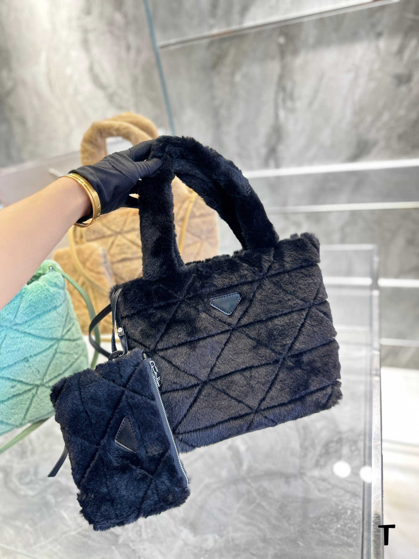 

Winter Plush Prad Tote Bags small fashion designer handbag Women Bag Luxury Shoulder Bag Crossbody 2022 box packaging shopping Purse 5 colors, Pink