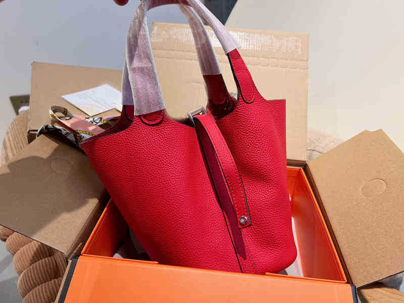

Bucket Bag Layer Cowhide All-match Food Baskes Shoulder Crossbody Handbag Genuine Leather Womens Female Purses 221128, Red