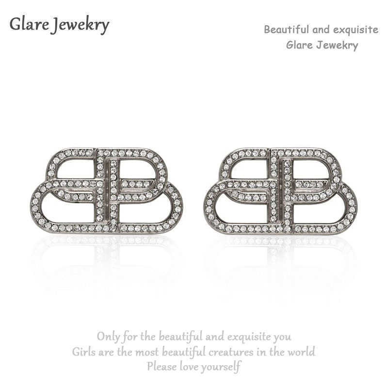 

Designer fashion charms Paris aristocratic autumn and winter women's temperament Earrings letters metal Earrings personality exaggerated