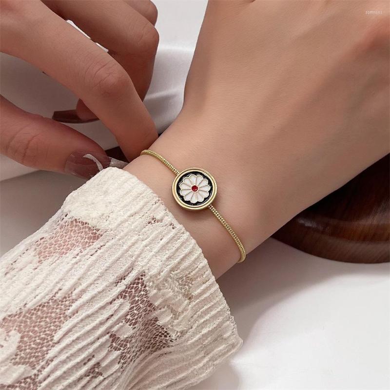 

Charm Bracelets LUOYIYANG Enamel Retro Daisy For Women Fashion Jewelry & Accessories Simple Adjustable Snake Bone Chain 2022