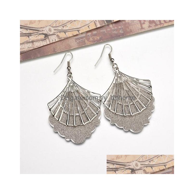 

Dangle Chandelier Unique Design Geometric Dangle Earrings For Women European American Scallop Shape Black Gold Sier Jewelry Drop De Dhkqk