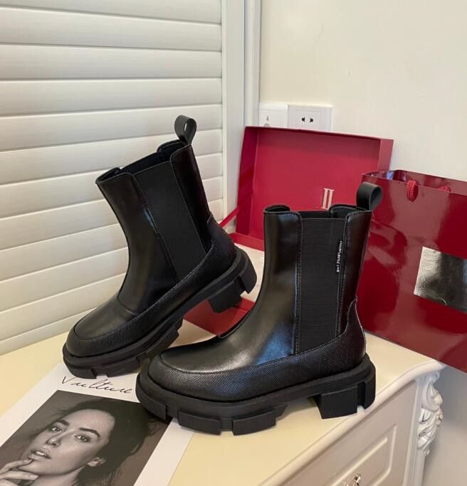 

Women's Boot New Spring and Autumn Thin Boots Thick Sole Short Martin Boots, White