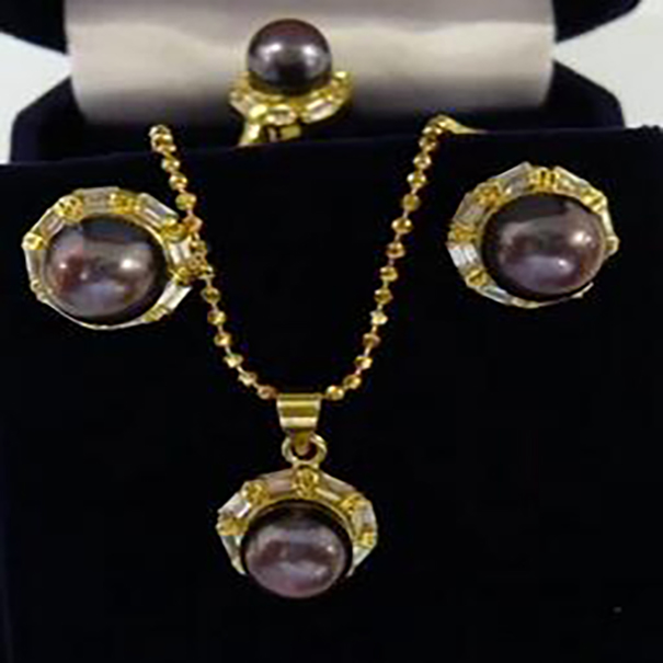 

Stunning Jewellery Shell Pearl Crystal Pendants Necklace earring Ring Set