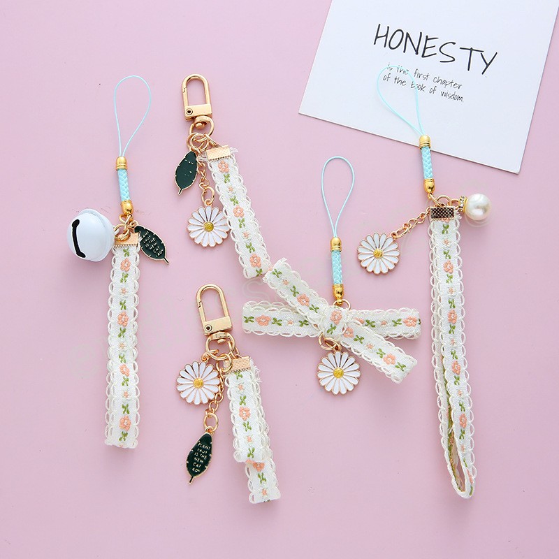 

Daisy Keychain Creative Pendant Keychains Girl Heart Lace Pendant Key Ring Charms Accessories