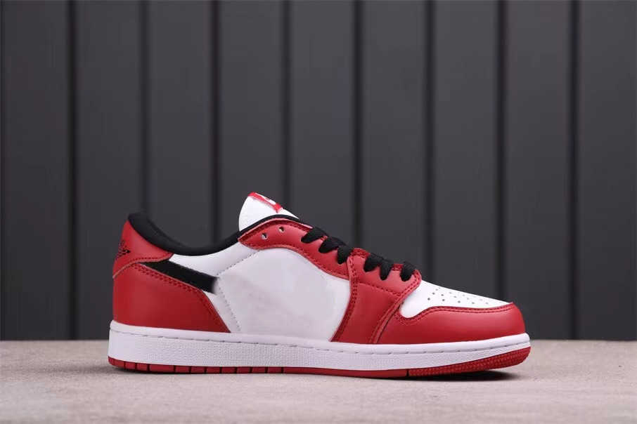 

Designer Shoes 1 Low OG Chicago Basketball Mens Jumpman 1s Varsity Red Black White Designer Sports Sneakers Size US55-12, All with logo