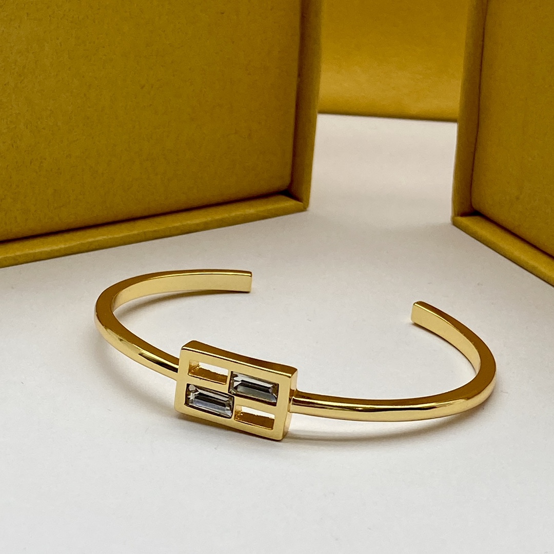 

Luxury Bracelets Fashion Letters Women Chain Designer Bracelet Jewelry Crystal 18K Gold Plated Colors Wedding Gift F 22112801CZ