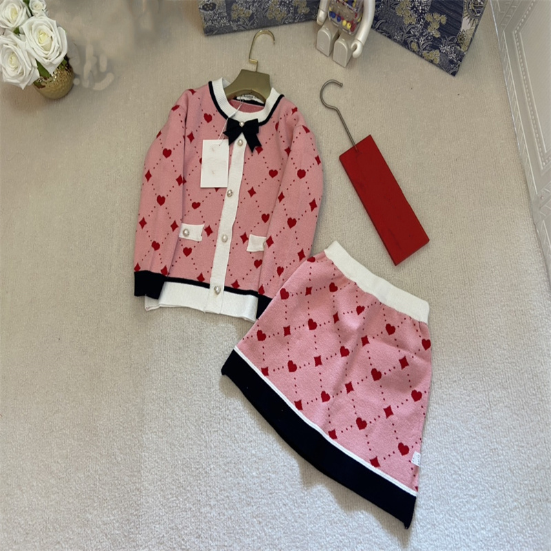 

2022 Baby Girls Designer Clothes Sets Kids Clothing Autumn Dress New Fashionable Children's Contrast Bowknot Cardigan Sweater Two Piece Skirt Set, Pink