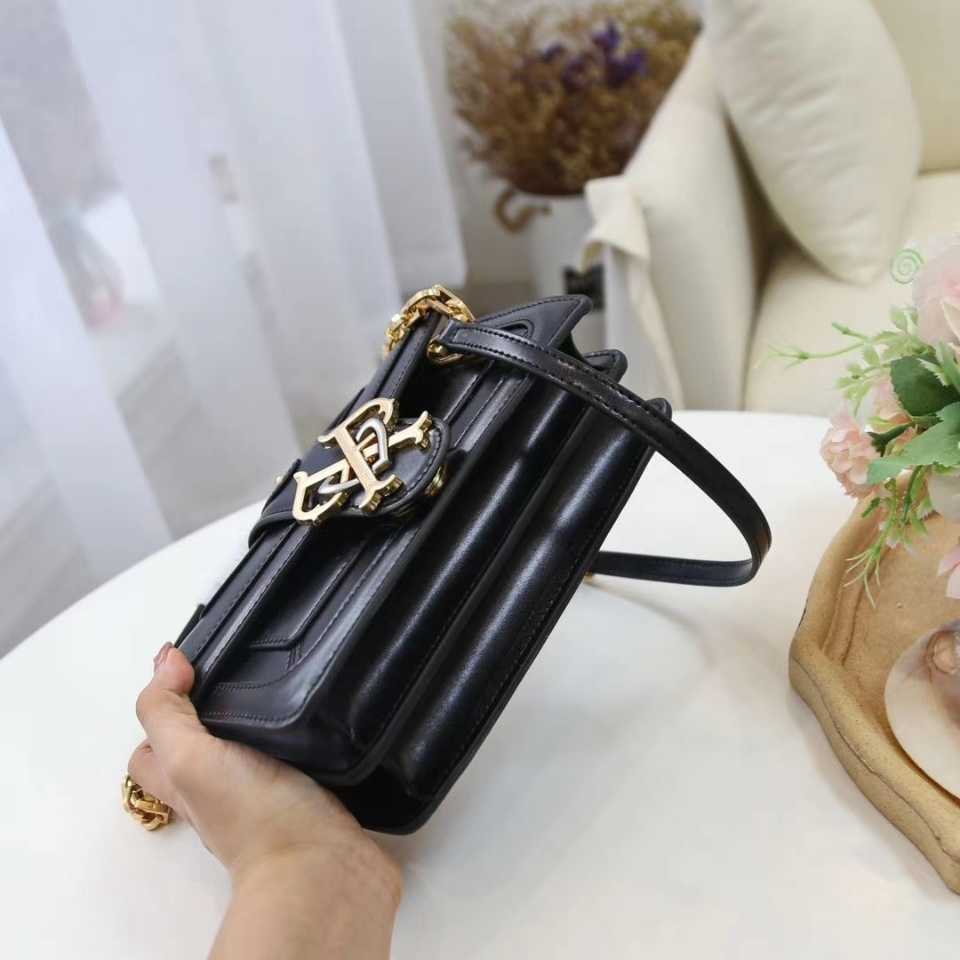 

Designer handbags pinkos leather bags New Swallow Bag upper body is young and fashionable