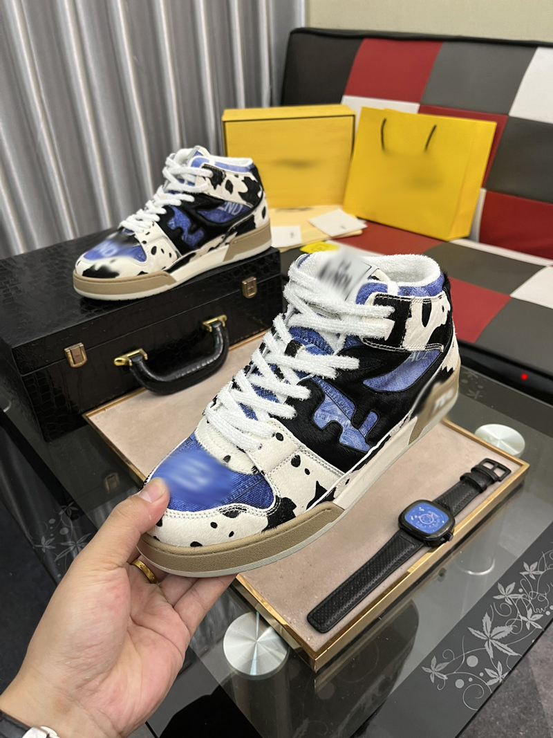 

2023 Man Martin Boots for Woman Black Genuine Leather Autumn Winter New Matte Fashion Wearing Top Designer men Dress Shoes Size 39-45 -M251, Picture color