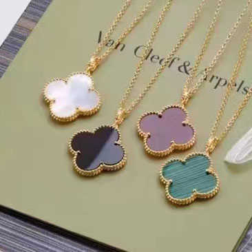 

Pendant Necklaces S925 Sterling Sier Clover Necklace exquisite pendant original button women's necklace high quality jewelry manufacturer