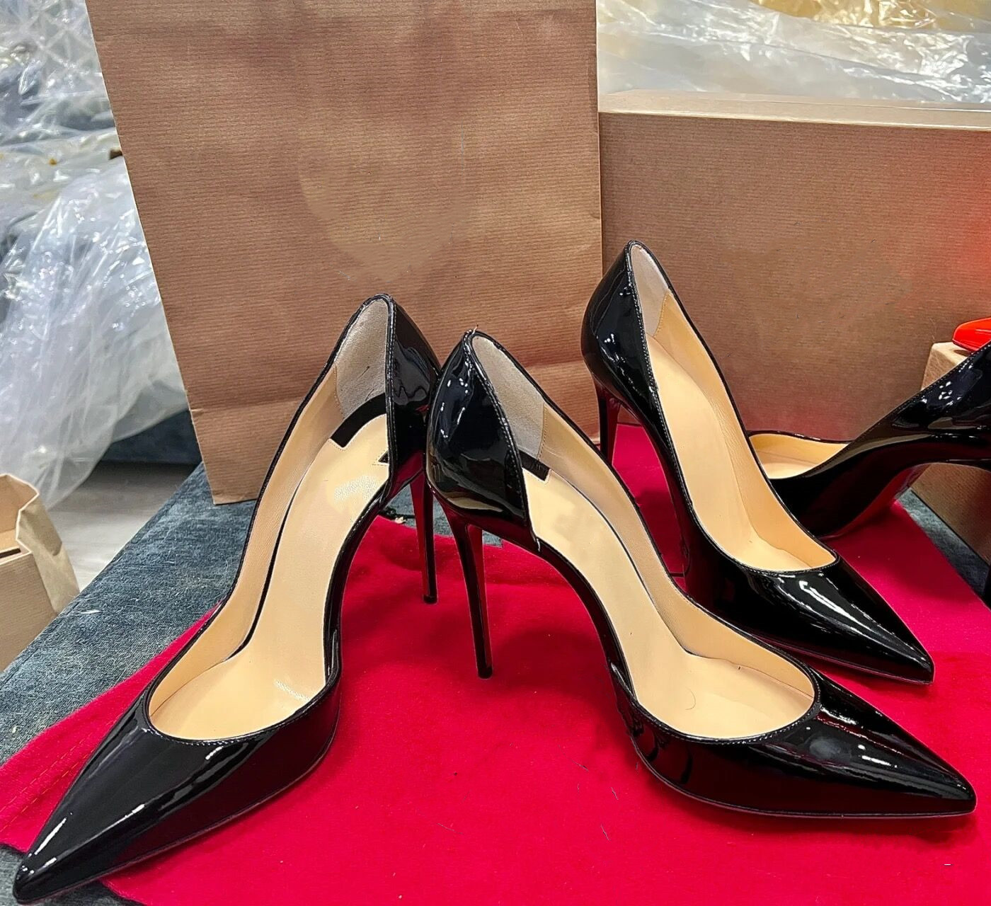 

Red Brand High Heel Shoes Designer Women Pointed Shoes Nude Black Patent Leather 8cm 10cm 12cm Thin Heels Shallow Women's Pumps with Dust Bag 34-44, Black red