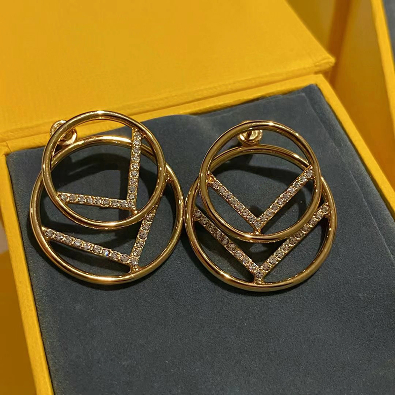 

Designer Fashion Hoop Earrings Stylish Womens Circle Simple Earring Explosive Luxury Brand Earrings Vintage Letter Earring D22112801JX