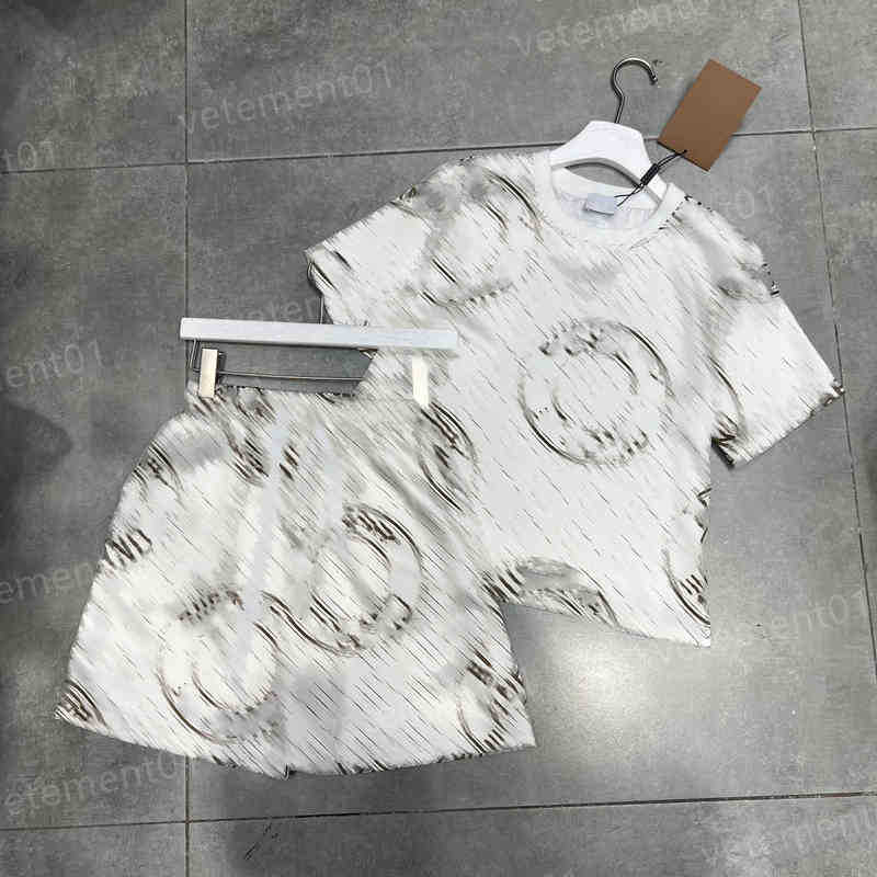 

Womens Two Piece Pants 2022SS Logo Print Silky Texture Soft And Delicate Design Biker Shorts 2 Piece Sets Luxury Designer Tracksuit For Women