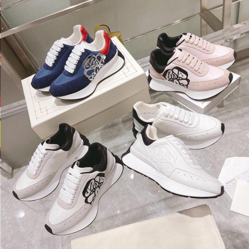 Designer Luxury Shoes MC Sprint Runner sneakers Men Women Casual Leather Outdoor Shoe Anagram embossing Low Top White Black Pink queen Uhbt