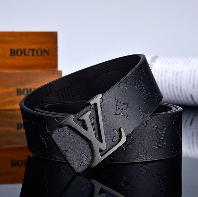 

2023 Fashion Louis Vuitton LV leather belt Luxury accessories louise vutton high quality smooth buckle men's and women's butt belt jeans designer viuton 2023, White