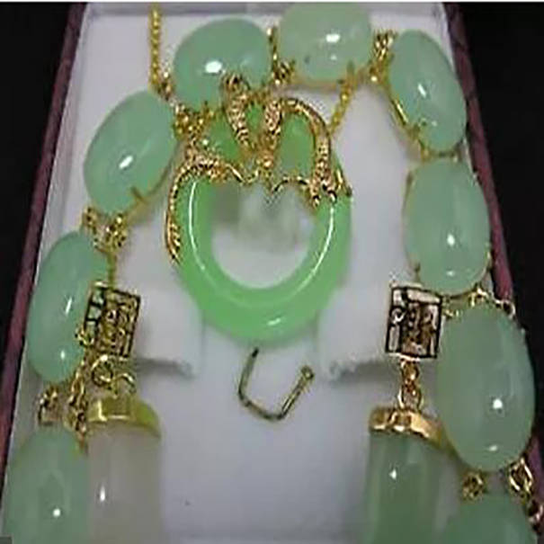 

New women's Charming Set Jewelry Green Necklace Bracelet earring pendant