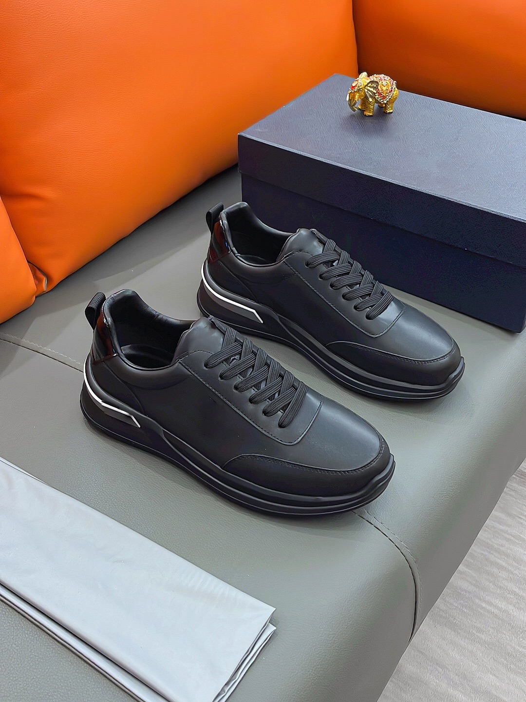 

Luxurys Designers clog casual Sports Shoes skateshoes Animal DuNkS Paisley Blue GAI Black UNC Photon Dust White Black Leather Luxury Velvet Suede