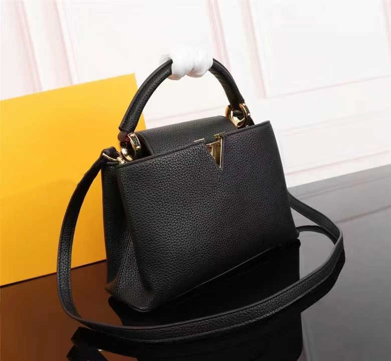 

Top Quality Capucines Fashion Women Shoulder Bags Chain Messenger Bag Leather Handbags Shell Wallet Purse Ladies Cosmetic Crossbody, Red