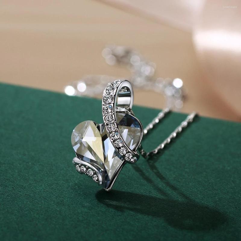 

Pendant Necklaces Romantic Forever Love Heart Blue Crystal Rhinestone Necklace Fashion Jewelry For Women 2022 Valentine's Day Gift