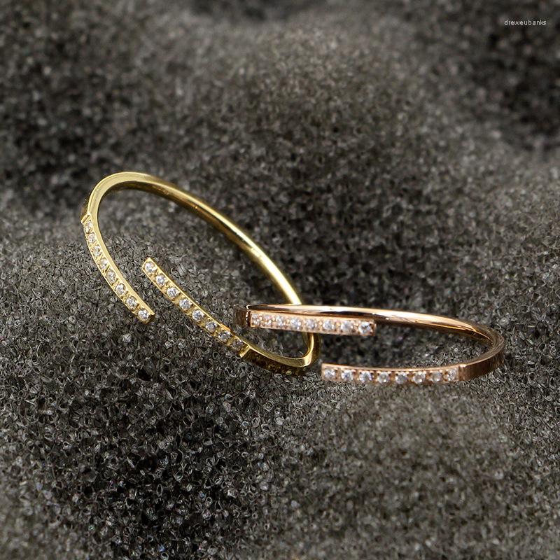 

Wedding Rings Fashion Brand Rose Gold Color Stainless Steel Engagement Crystal Love Open Finger Ring Women Gift