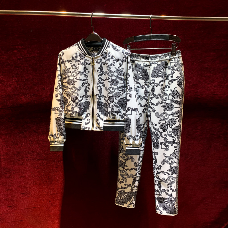 

Two Piece Pants New European and American women's wear for winter 2022 long-sleeved vintage print jacket Nine minutes of pants Fashion suit, Black