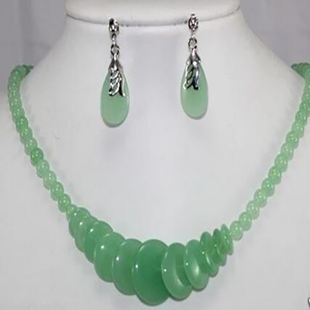 

Beautiful Jewellery Green Jade Jewelry Necklace 17"Earring set