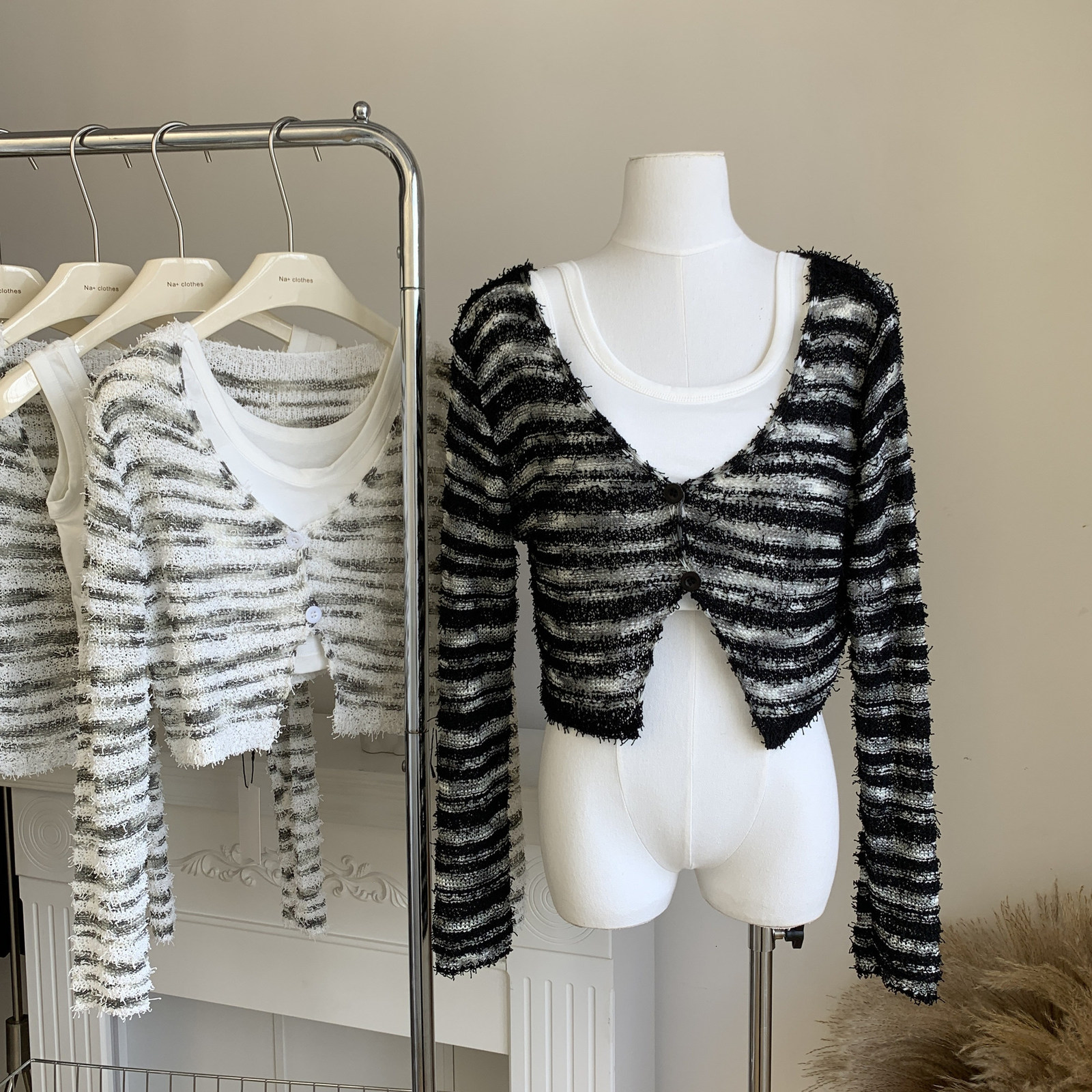 

Women  Knits Tees Women Elegant Stripe Print Long Sleeve Cardigan Knit Single Breated V Neck Knitwear Slim Casual Sexy Fashion Sweater Crop Top 221125, Camis-white