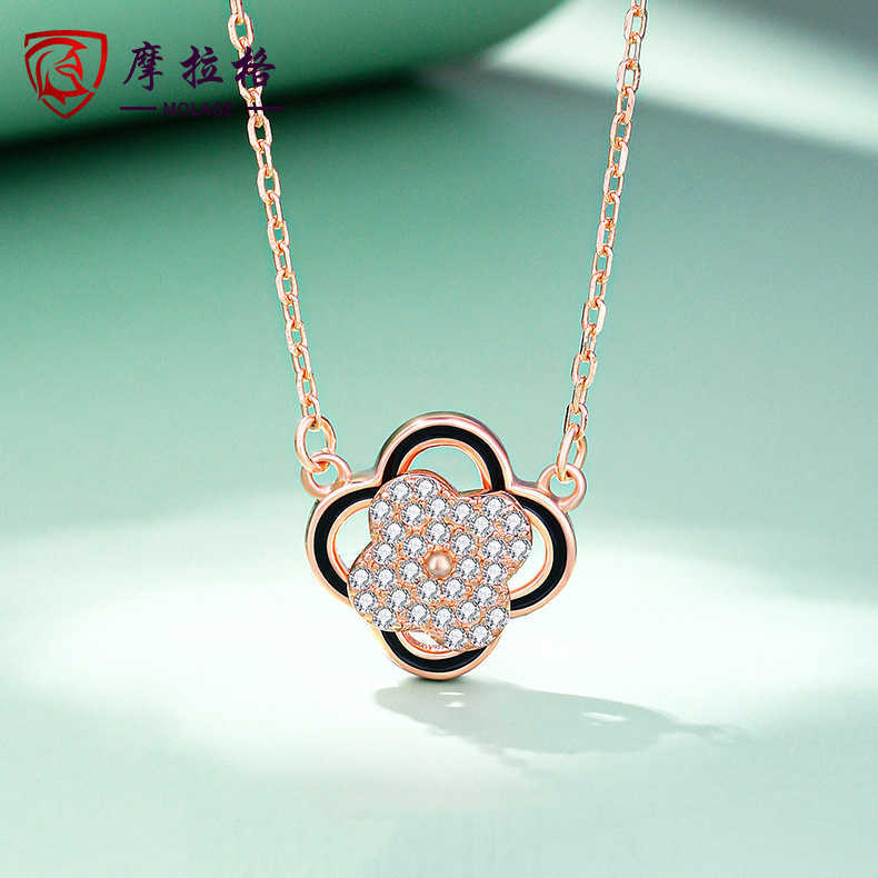 

Necklaces S925 Contrast Rotating Four leaf Grass Necklace Female Fashion Student Sen Department Silver Pendant Collar Neck Chain