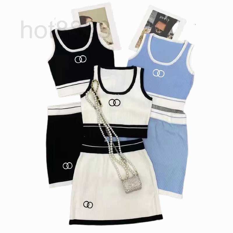 

Two Piece Dress designer Women Tracksuits Girls Designer Suits Fashion Womens Sexy Jackets Lady Trendy Clothing Casual classic knitted suit VTRL